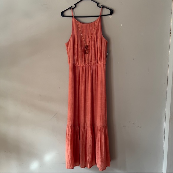 NEW Flowy Tacera Dress - Picture 1 of 6